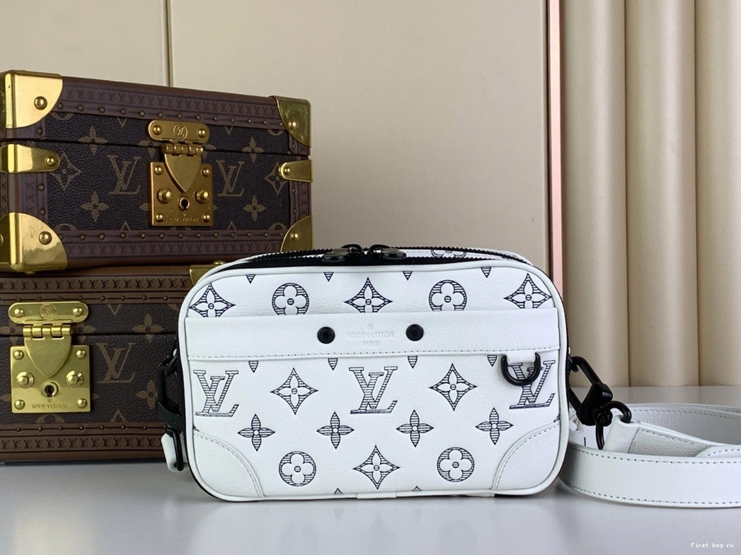 First bag ru LOUIS Alpha-11.0*18.5*6.5CM VUITTON Nano 0709